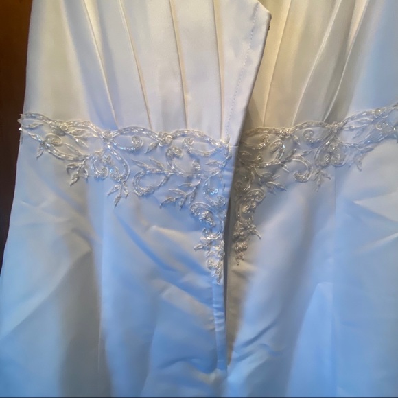 Plus size wedding dress - Picture 10 of 13